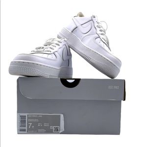Nike Airforce 1 Boy Size 7 Youth White Gently Used